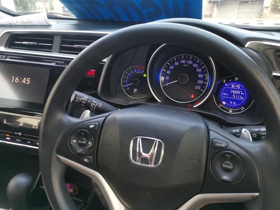 Honda Jazz GK ปี 2015 สีเหลือง (รูปที่ 5)