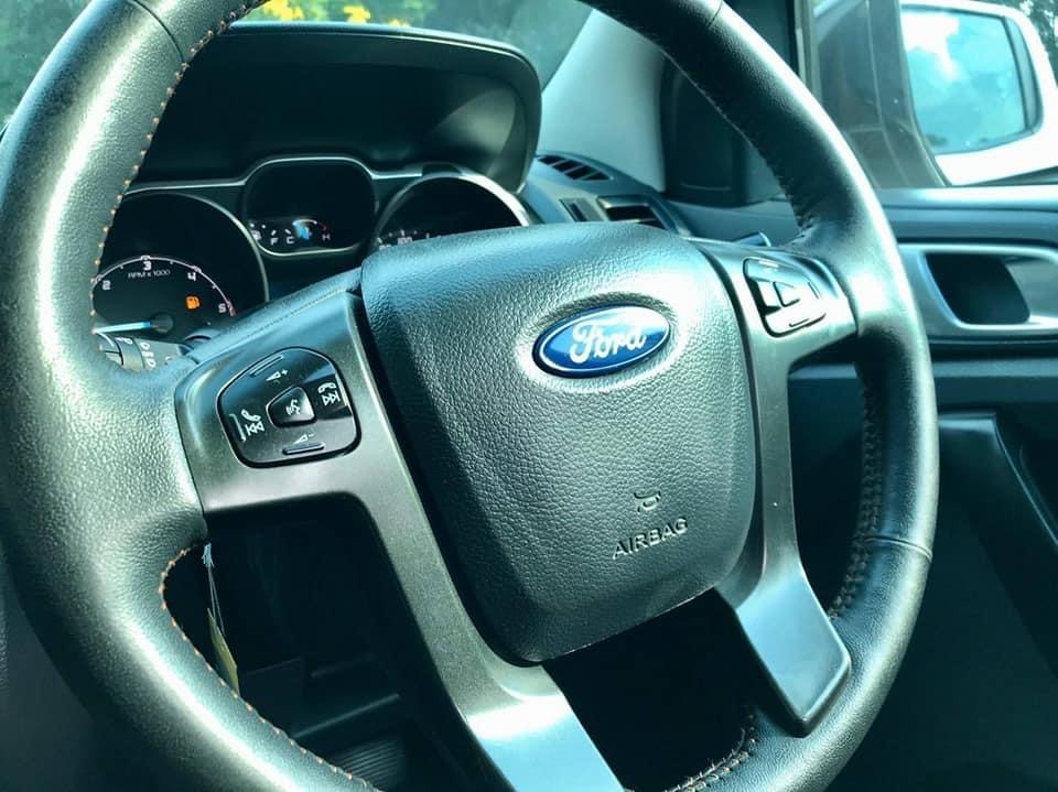 Ford Ranger Hi-Rider (4 ประตู) ปี 2015 สีเงิน