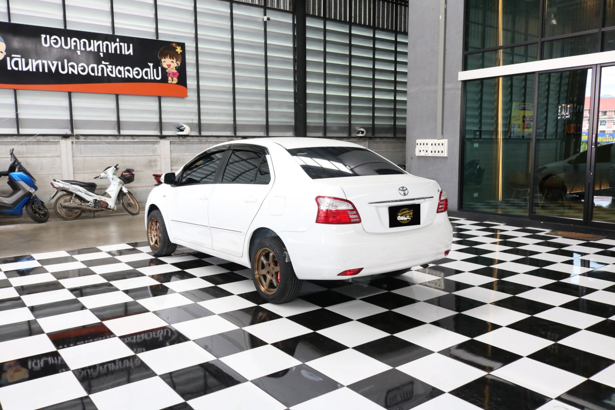 Toyota Vios ปี 2012 สีขาว (รูปที่ 6)