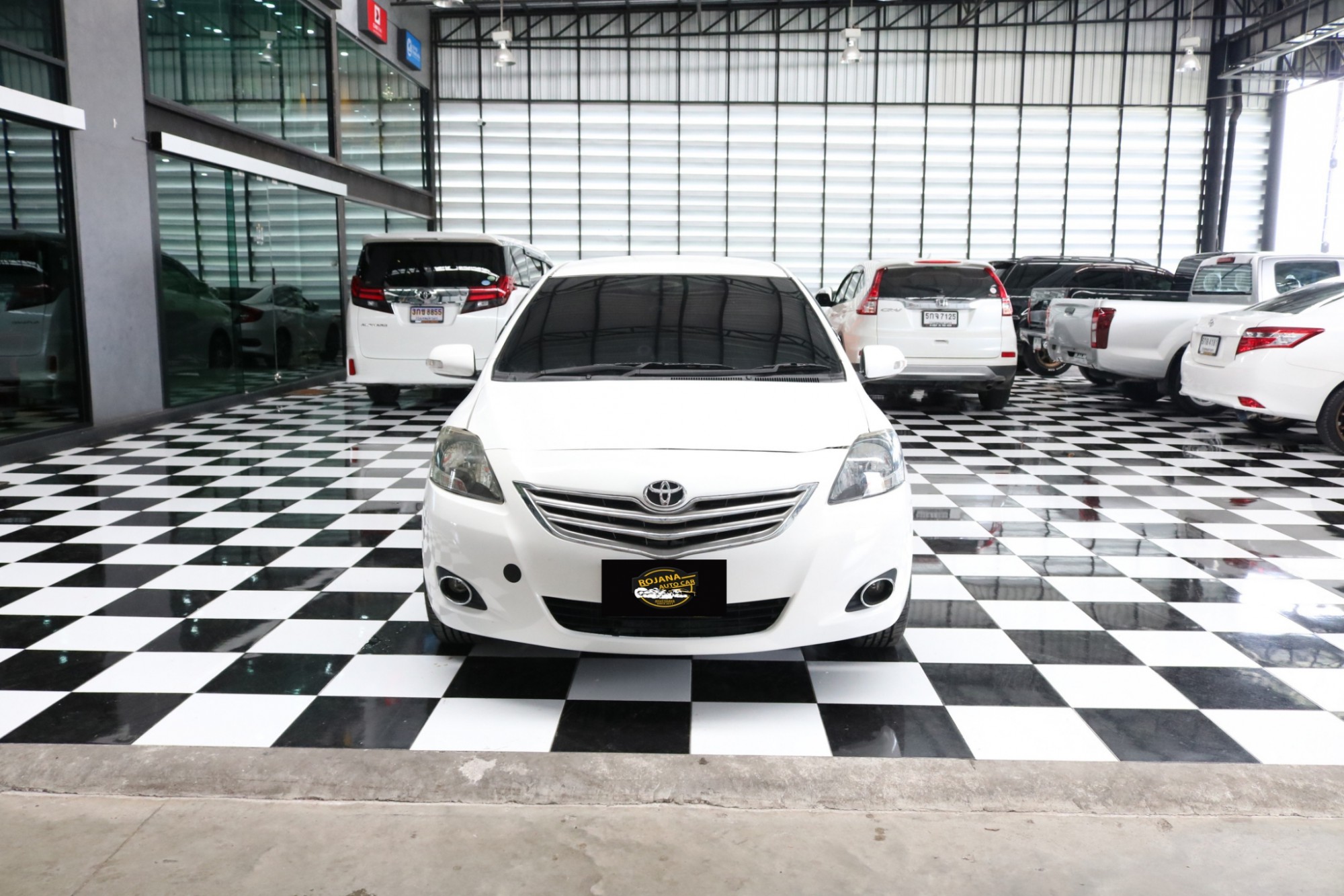 Toyota Vios ปี 2012 สีขาว (รูปที่ 2)