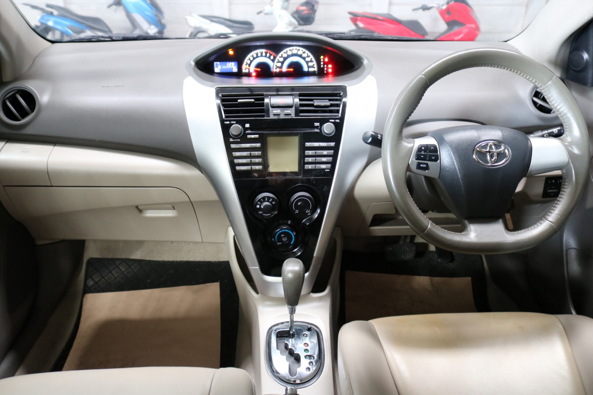 Toyota Vios ปี 2012 สีขาว (รูปที่ 7)