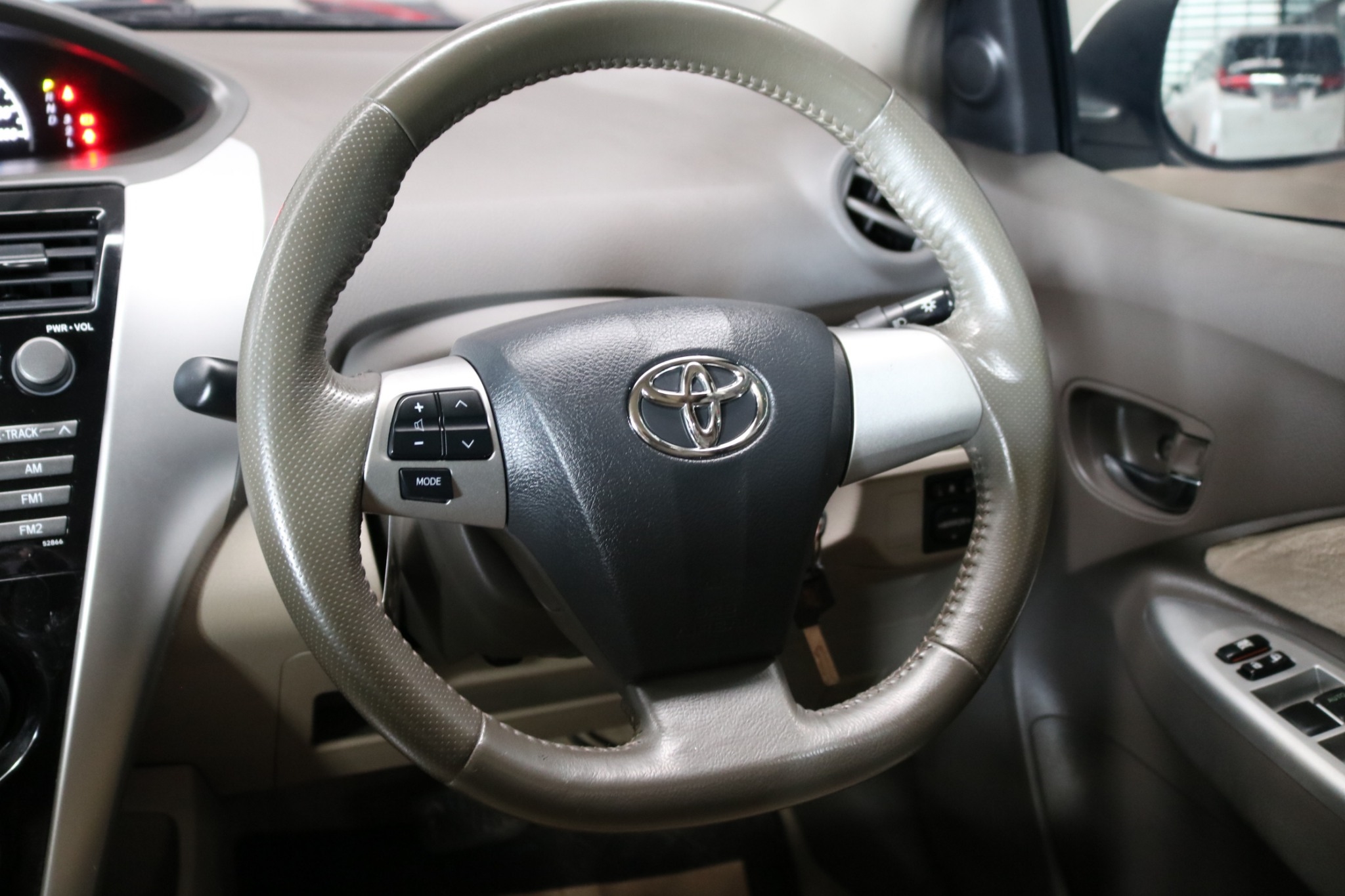 Toyota Vios ปี 2012 สีขาว (รูปที่ 12)