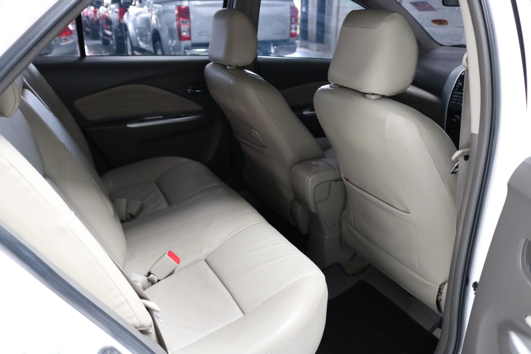 Toyota Vios ปี 2012 สีขาว (รูปที่ 11)