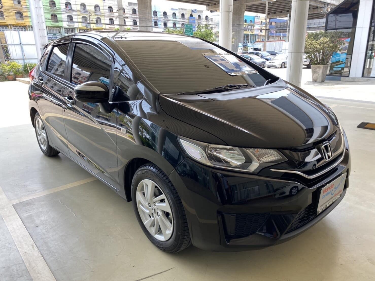 Honda Jazz GK ปี 2016 สีดำ (รูปที่ 2)