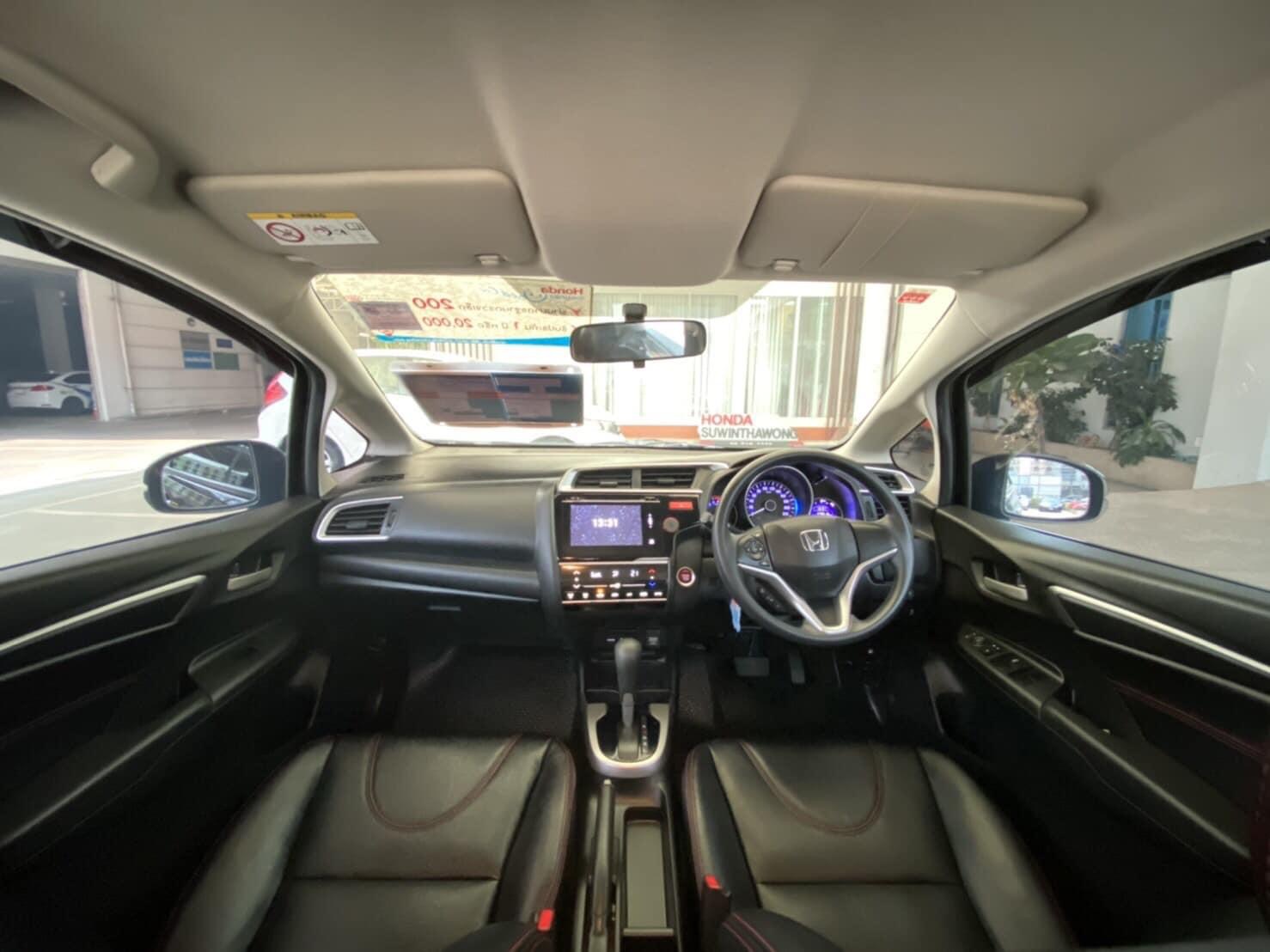 Honda Jazz GK ปี 2016 สีดำ (รูปที่ 12)