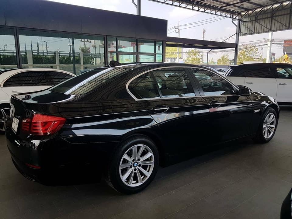 BMW 5 Series F10 520i ปี 2012 สีดำ (รูปที่ 12)