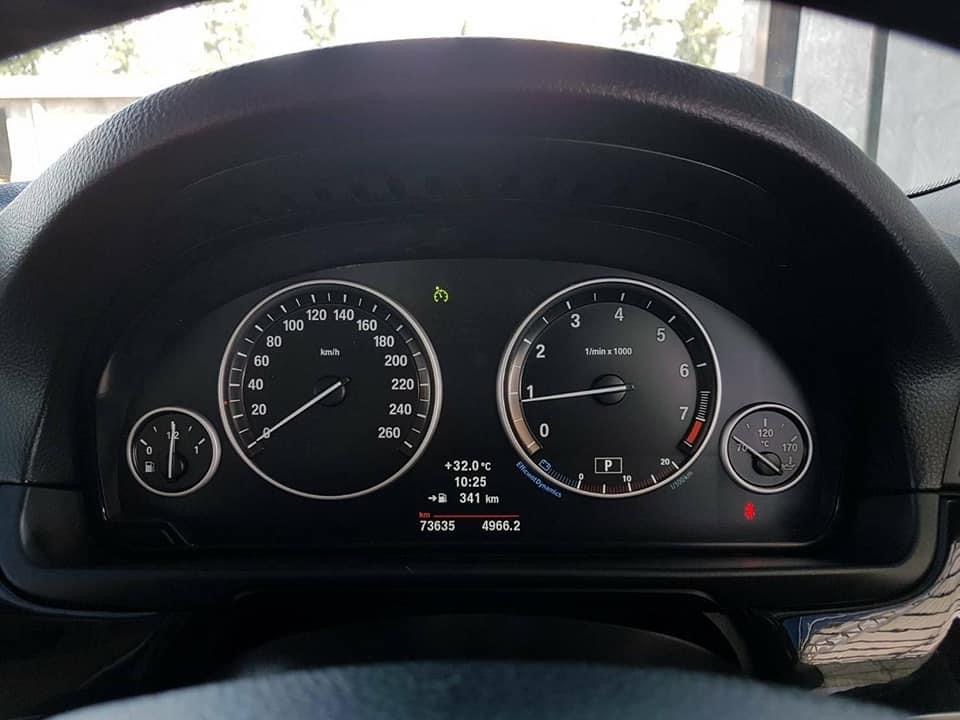 BMW 5 Series F10 520i ปี 2012 สีดำ (รูปที่ 9)