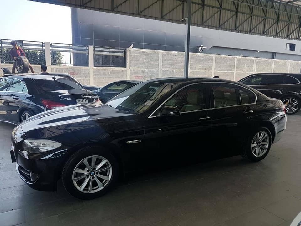 BMW 5 Series F10 520i ปี 2012 สีดำ (รูปที่ 3)