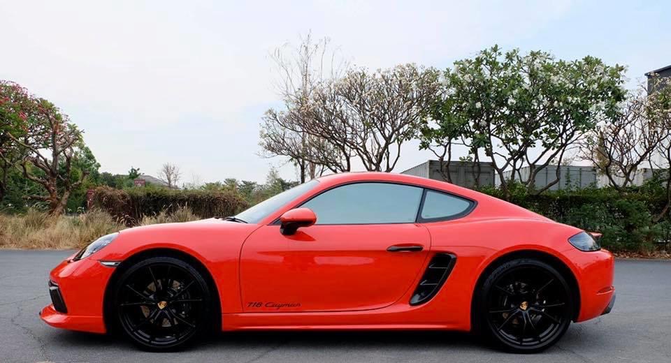 Porsche Boxster (Cayman) 718 Cayman GTS ปี 2018 สีแดง