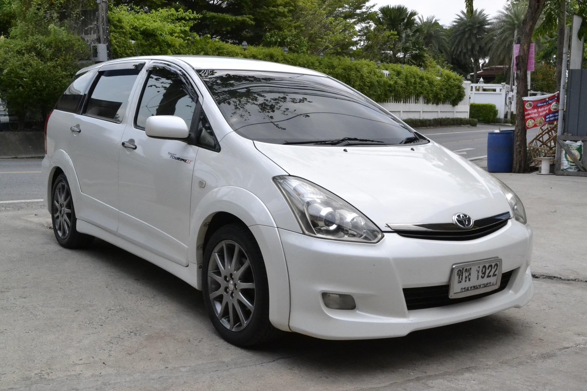 Toyota Wish ปี 2007 สีขาว