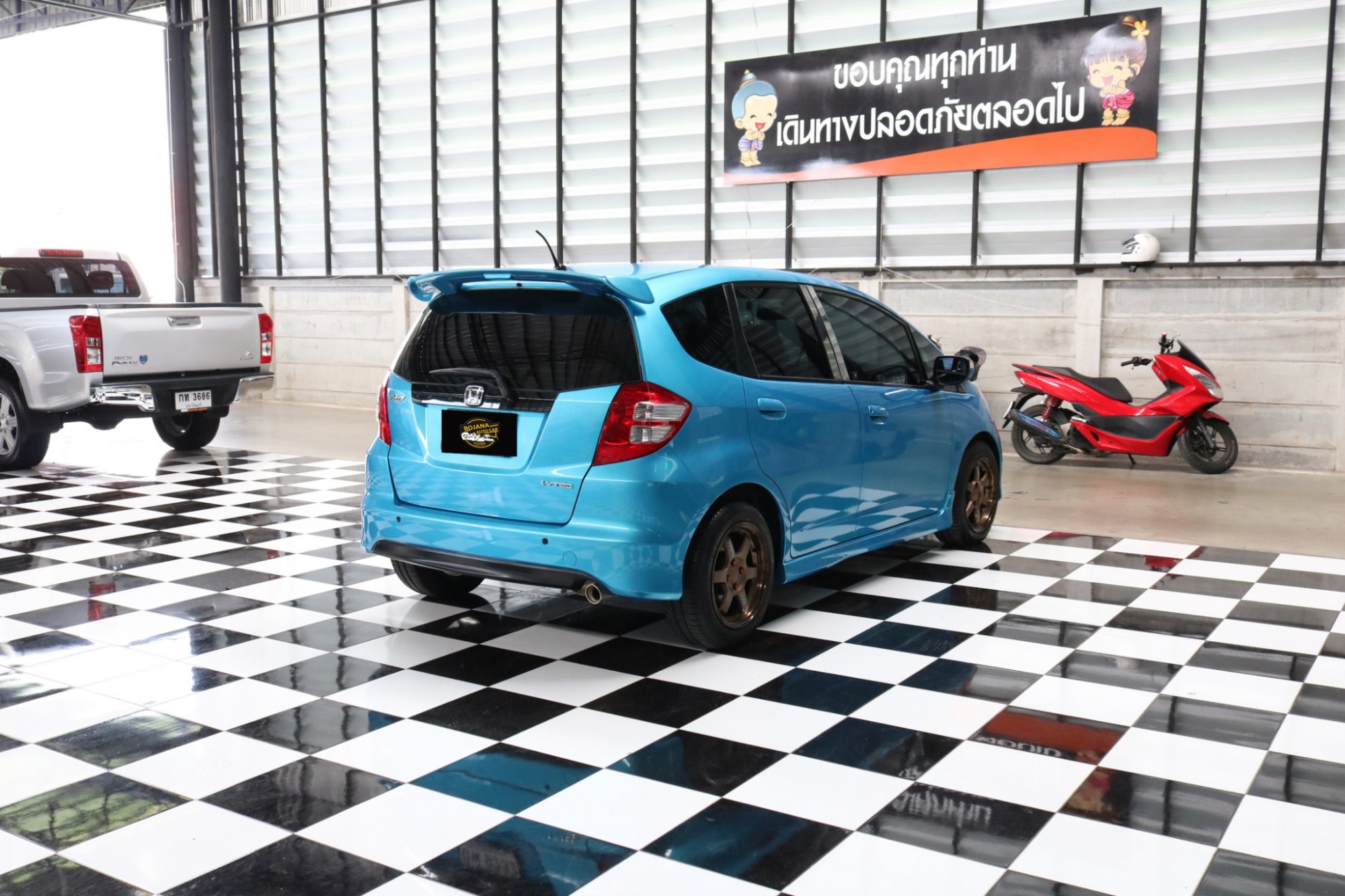 Honda Jazz GE ปี 2010 สีน้ำเงิน (รูปที่ 6)