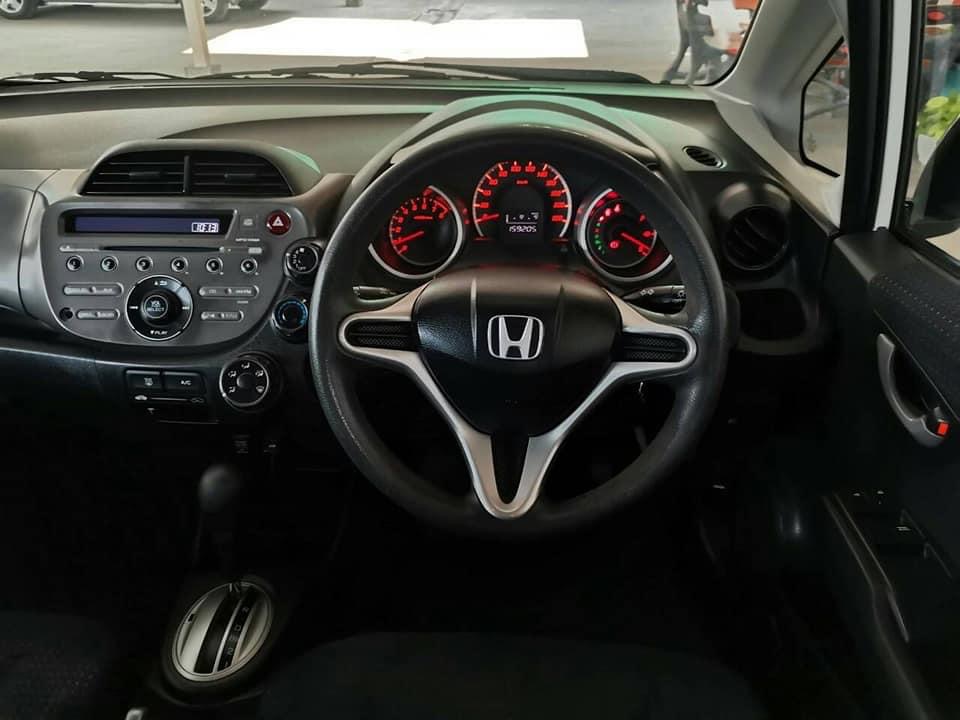 Honda Jazz GE ปี 2009 สีขาว (รูปที่ 5)