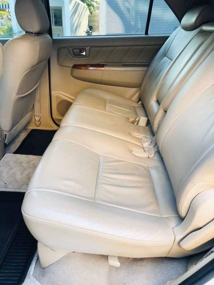 Toyota Fortuner ไมเนอร์เชนจ์ 1 ปี 2008 สีเงิน (รูปที่ 10)