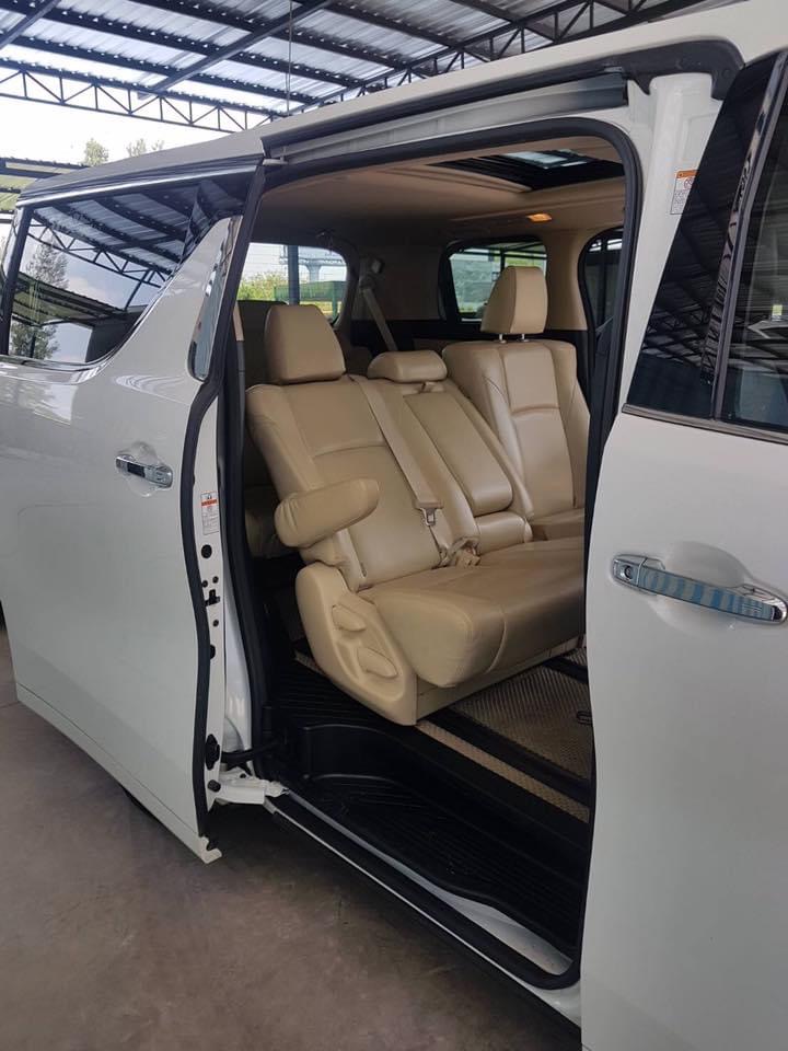 Toyota Vellfire ปี 2017 สีขาว (รูปที่ 6)