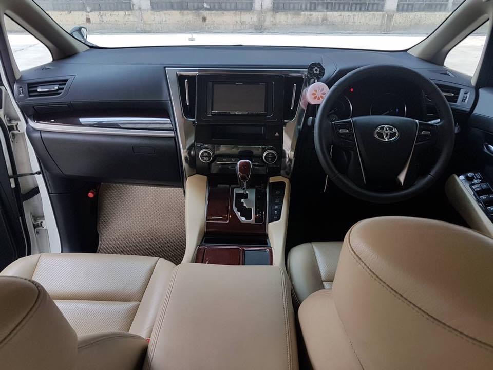 Toyota Vellfire ปี 2017 สีขาว (รูปที่ 4)