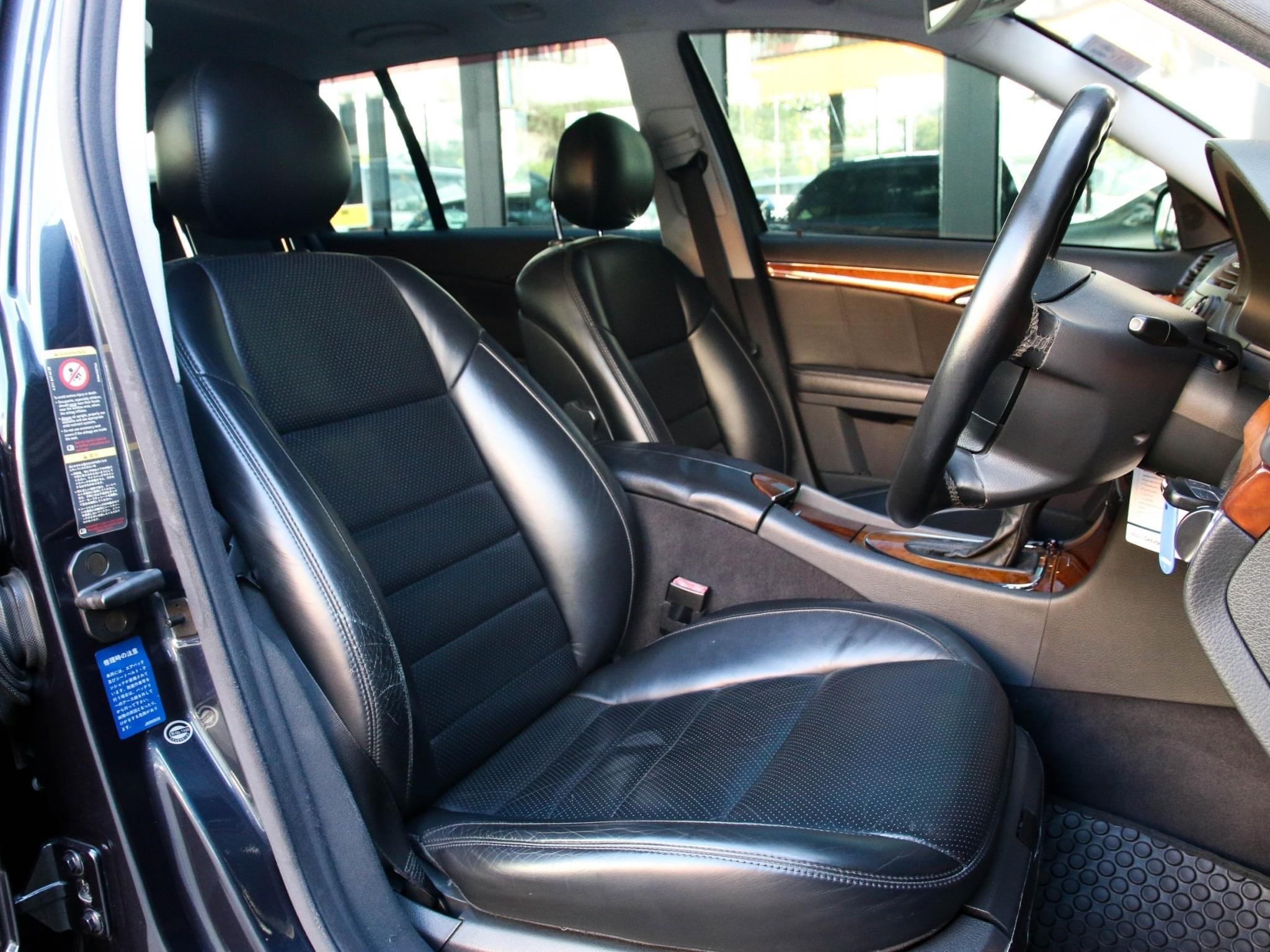 Mercedes-Benz E240 Estate (รูปที่ 12)