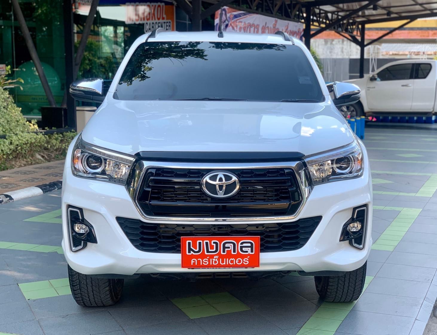 Toyota Hilux Revo Prerunner (Cab) ปี 2018 สีขาว (รูปที่ 2)