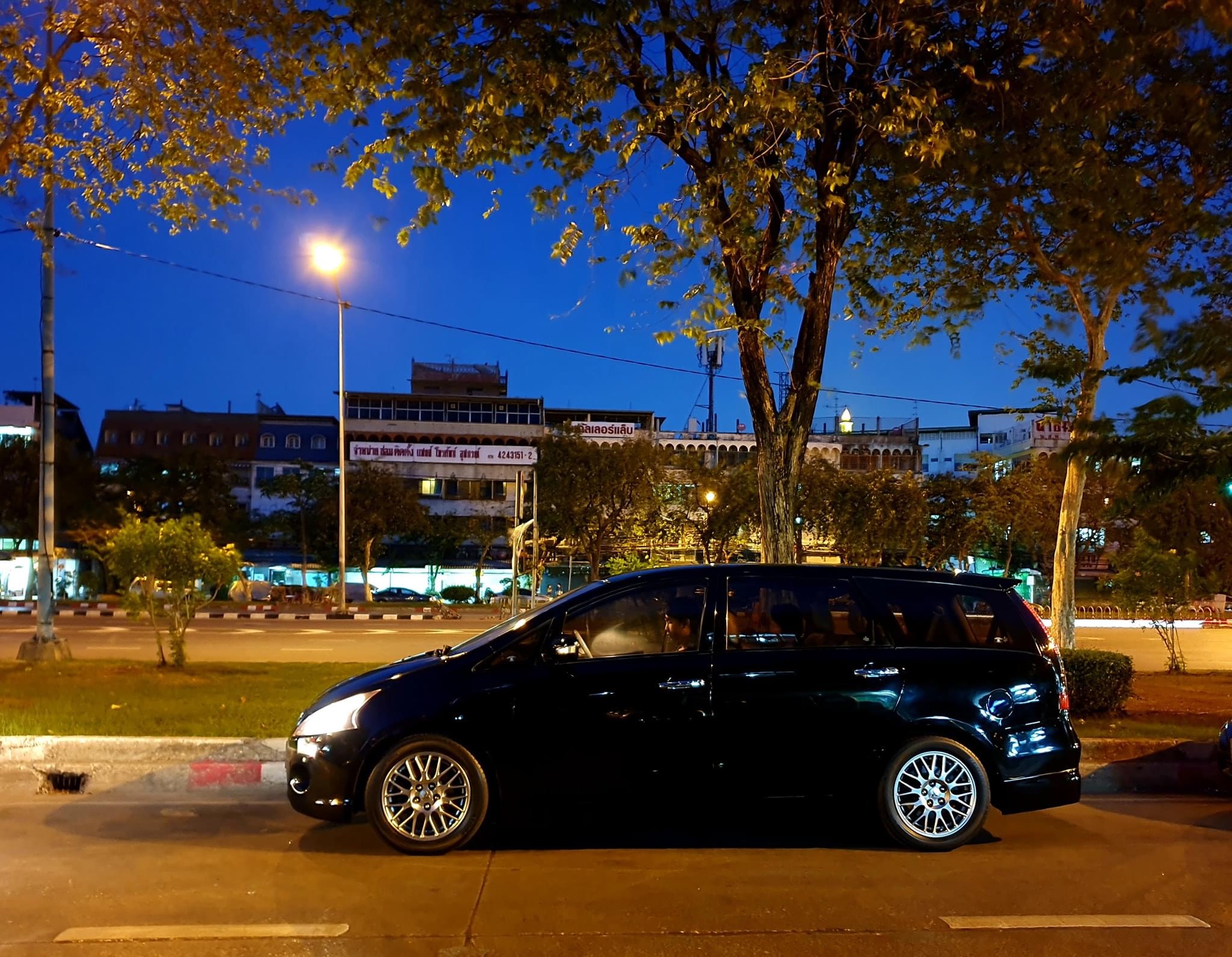 Mitsubishi Space Wagon ปี 2005 สีดำ (รูปที่ 18)