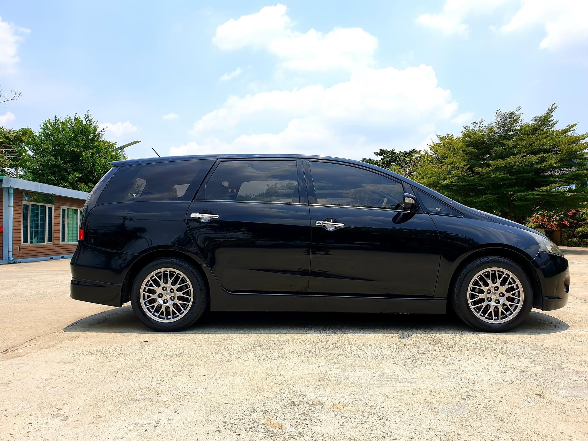 Mitsubishi Space Wagon ปี 2005 สีดำ (รูปที่ 13)