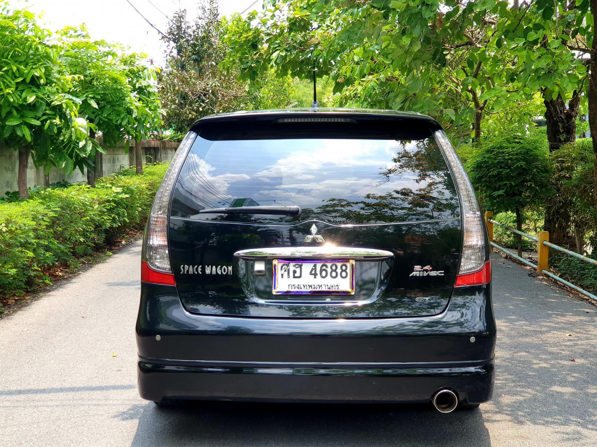 Mitsubishi Space Wagon ปี 2005 สีดำ (รูปที่ 4)