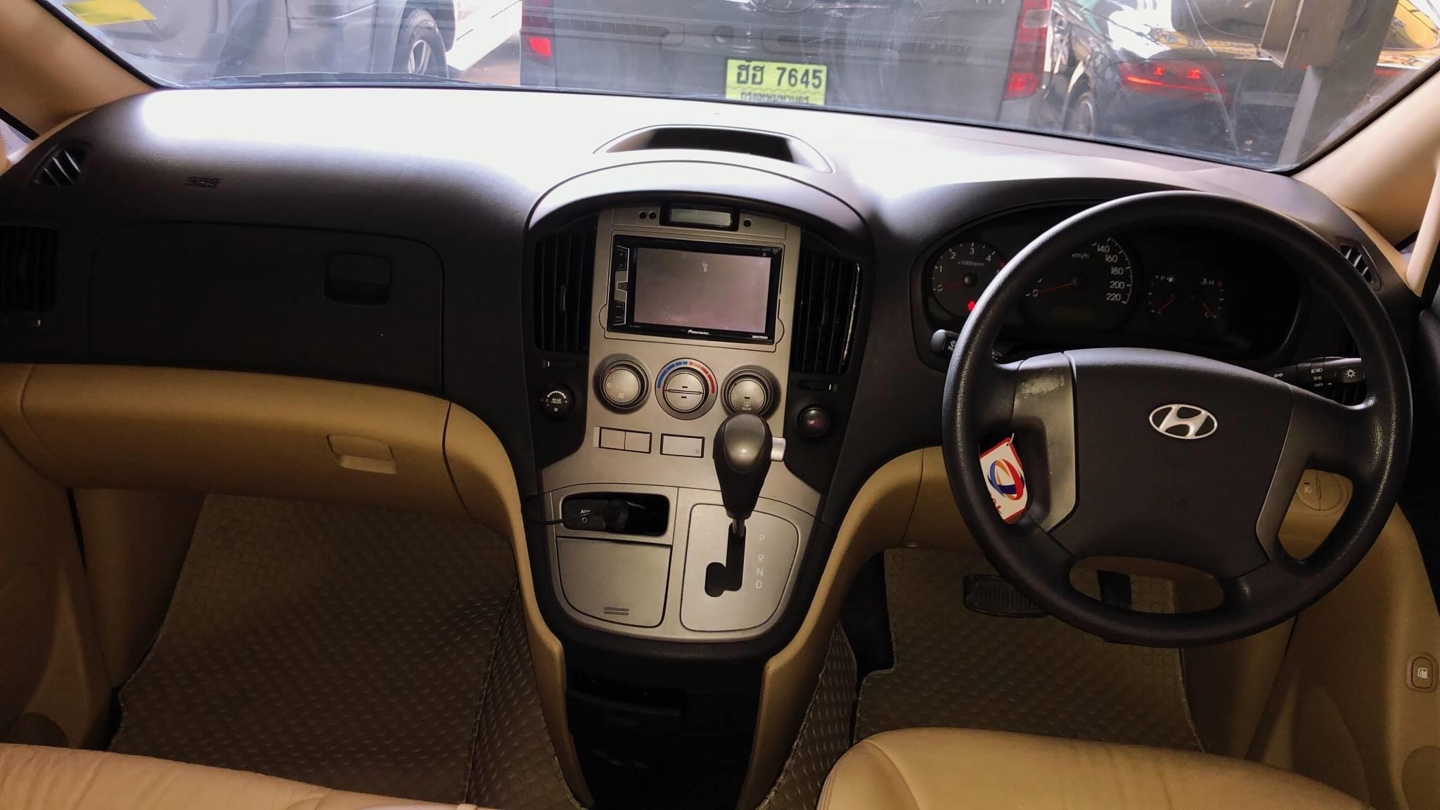 Hyundai H-1 ปี 2009 สีเทา (รูปที่ 12)
