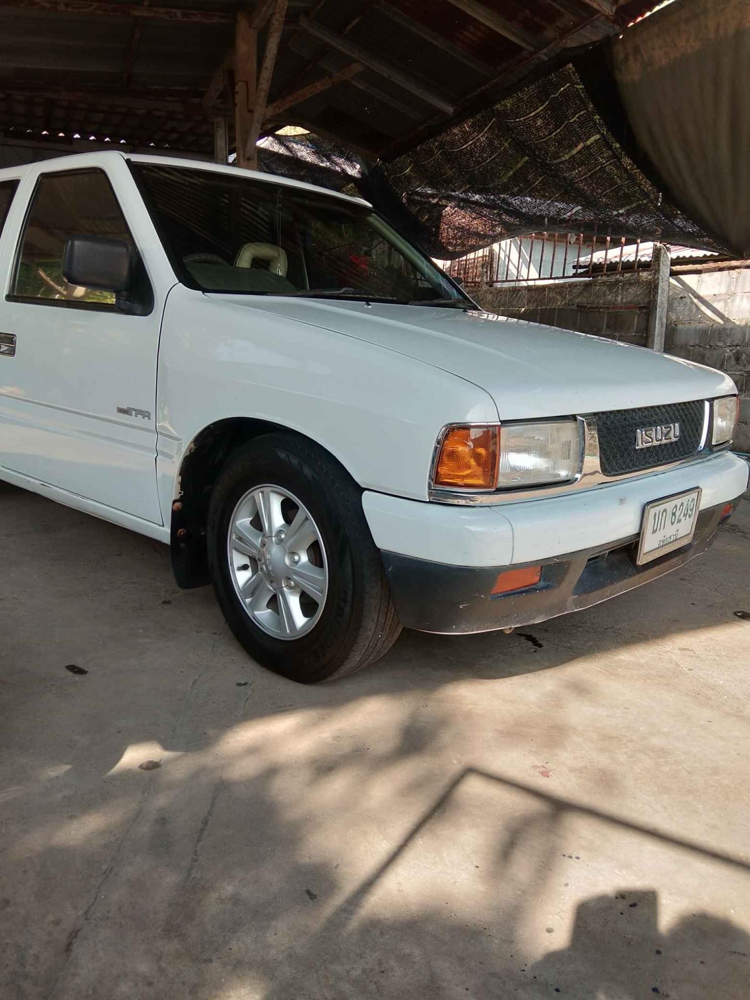 Isuzu TFR มังกรทอง ปี 1995 สีขาว
