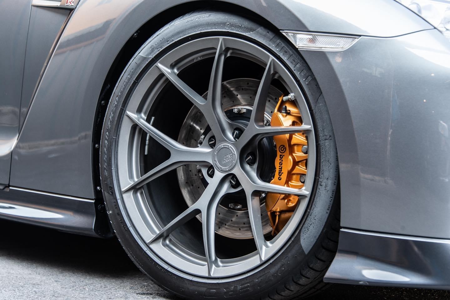 Nissan GT-R (R35) ปี 2010 สีเทา (รูปที่ 9)