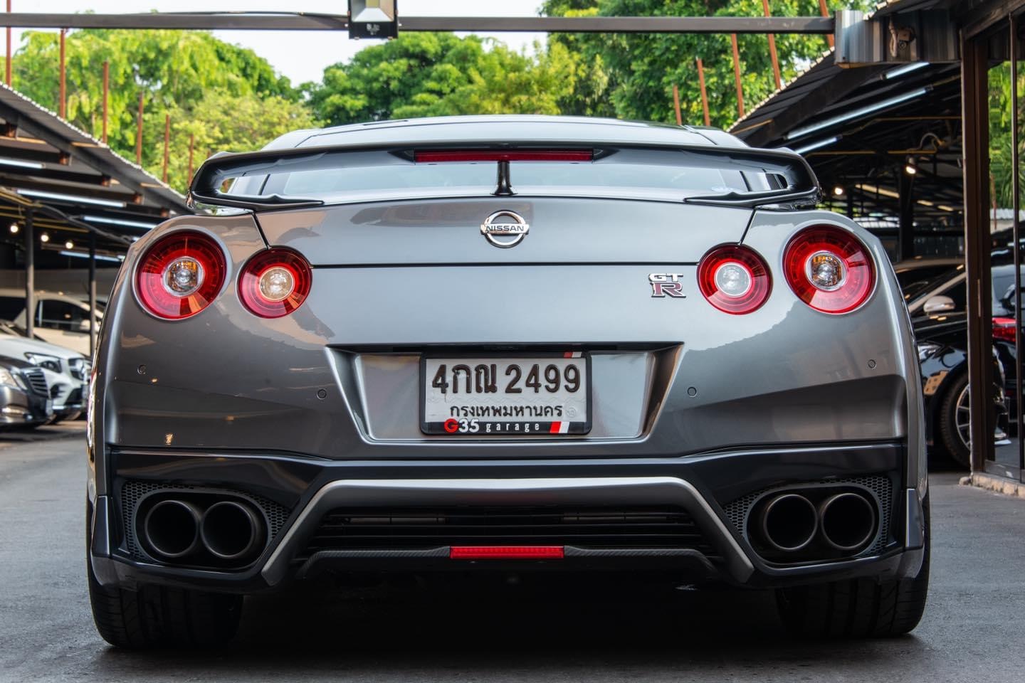 Nissan GT-R (R35) ปี 2010 สีเทา (รูปที่ 4)