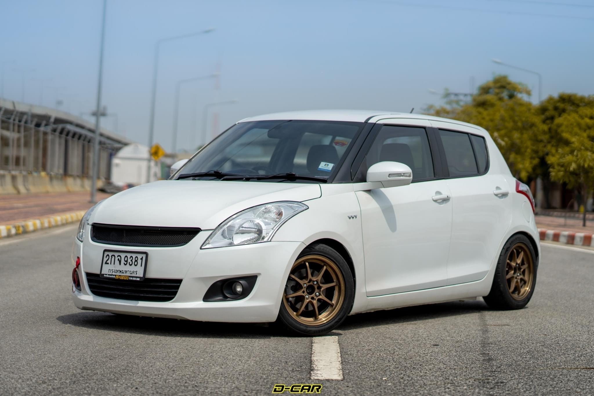 Suzuki Swift ปี 2013 สีขาว (รูปที่ 3)