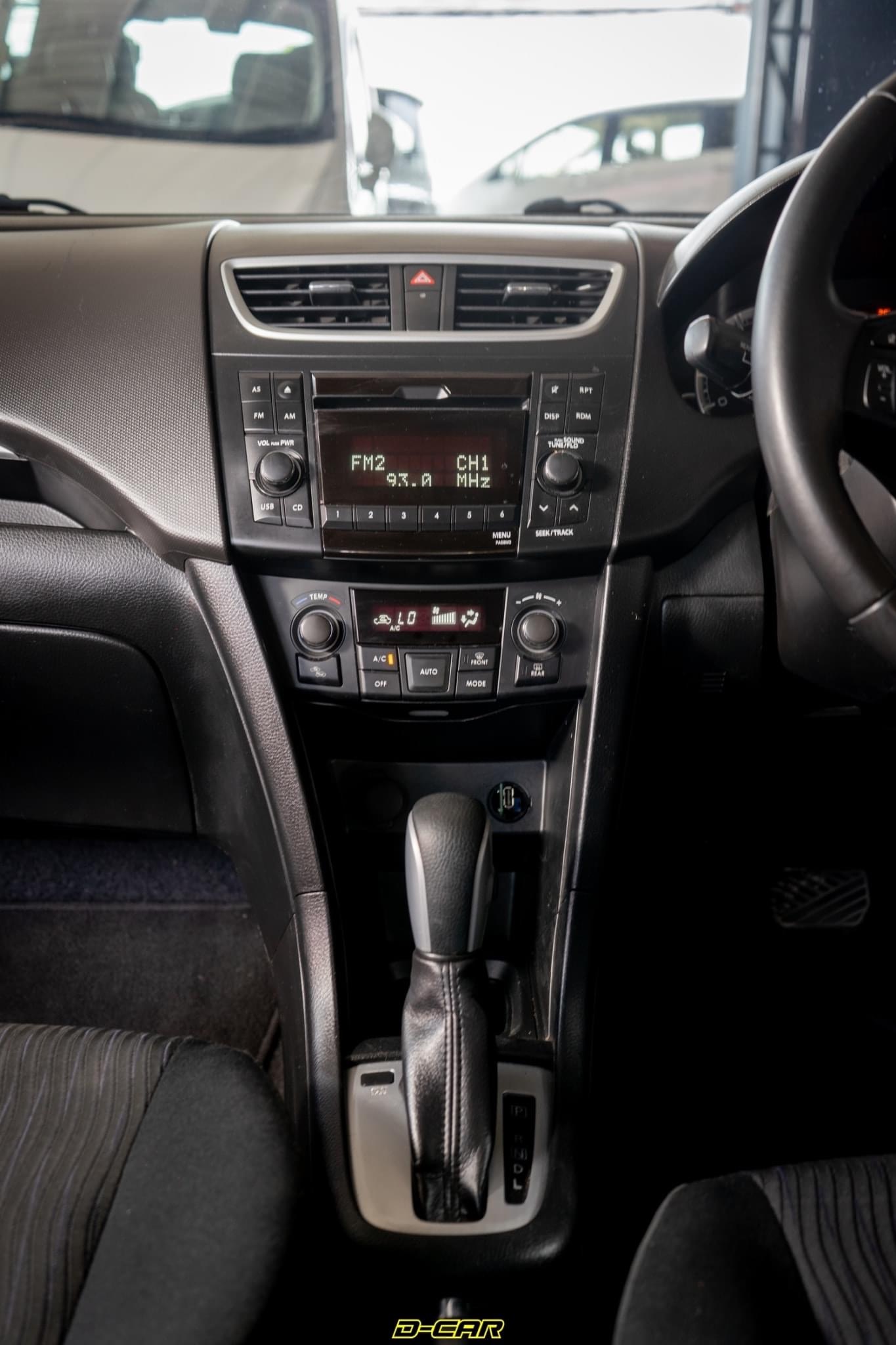 Suzuki Swift ปี 2013 สีขาว (รูปที่ 15)