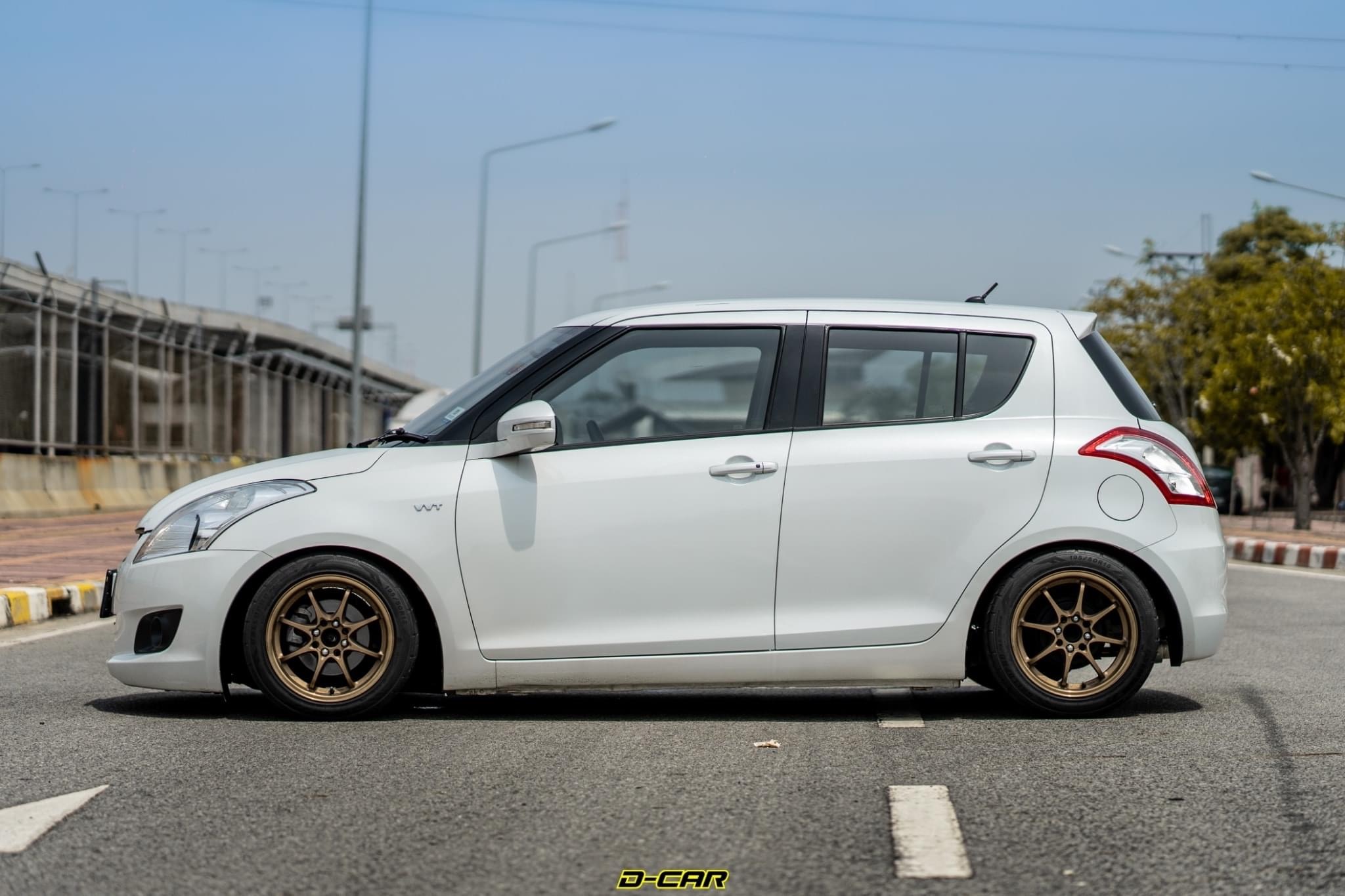 Suzuki Swift ปี 2013 สีขาว (รูปที่ 4)