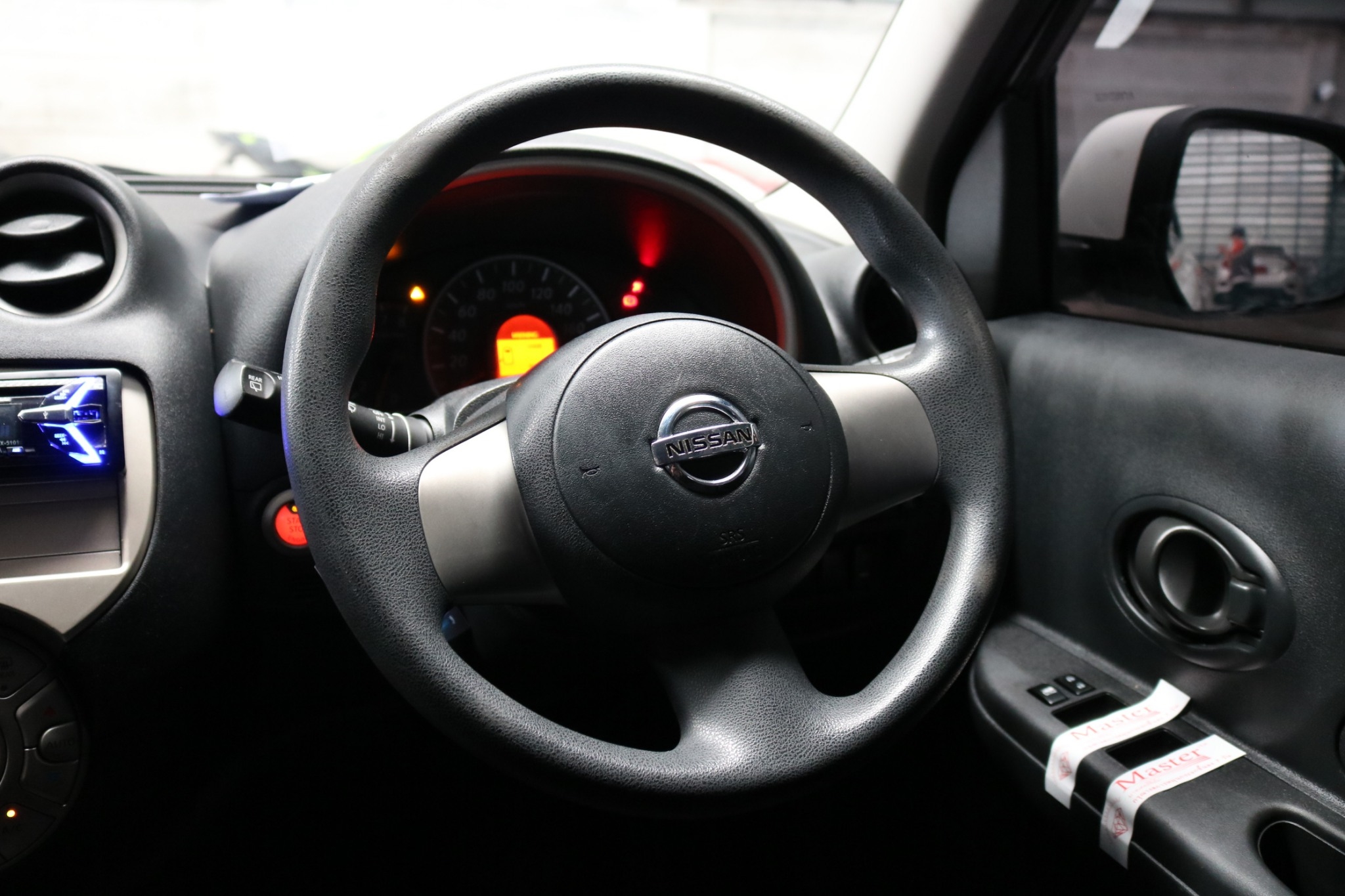 Nissan March ปี 2012 สีขาว (รูปที่ 12)