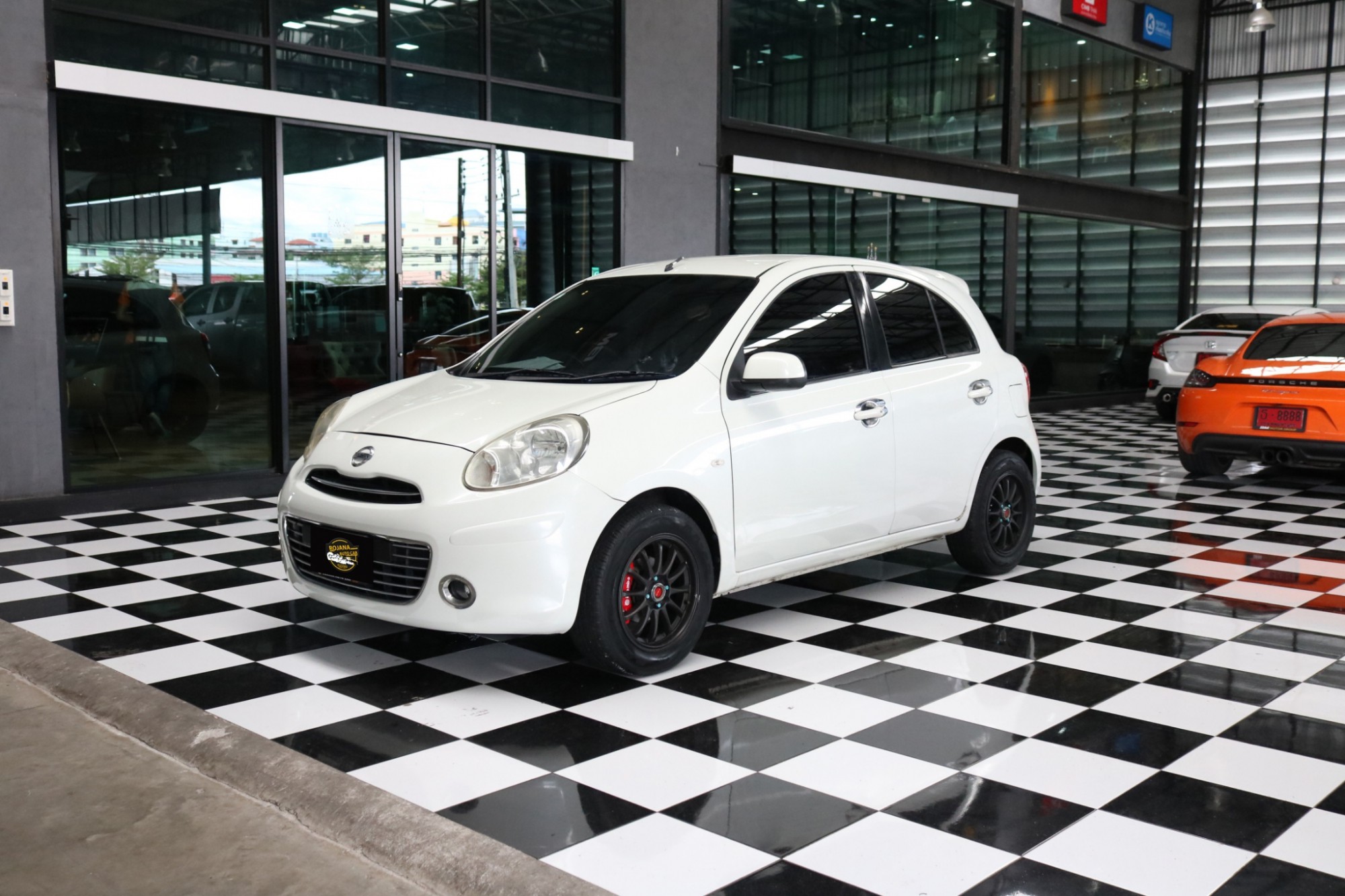 Nissan March ปี 2012 สีขาว (รูปที่ 3)