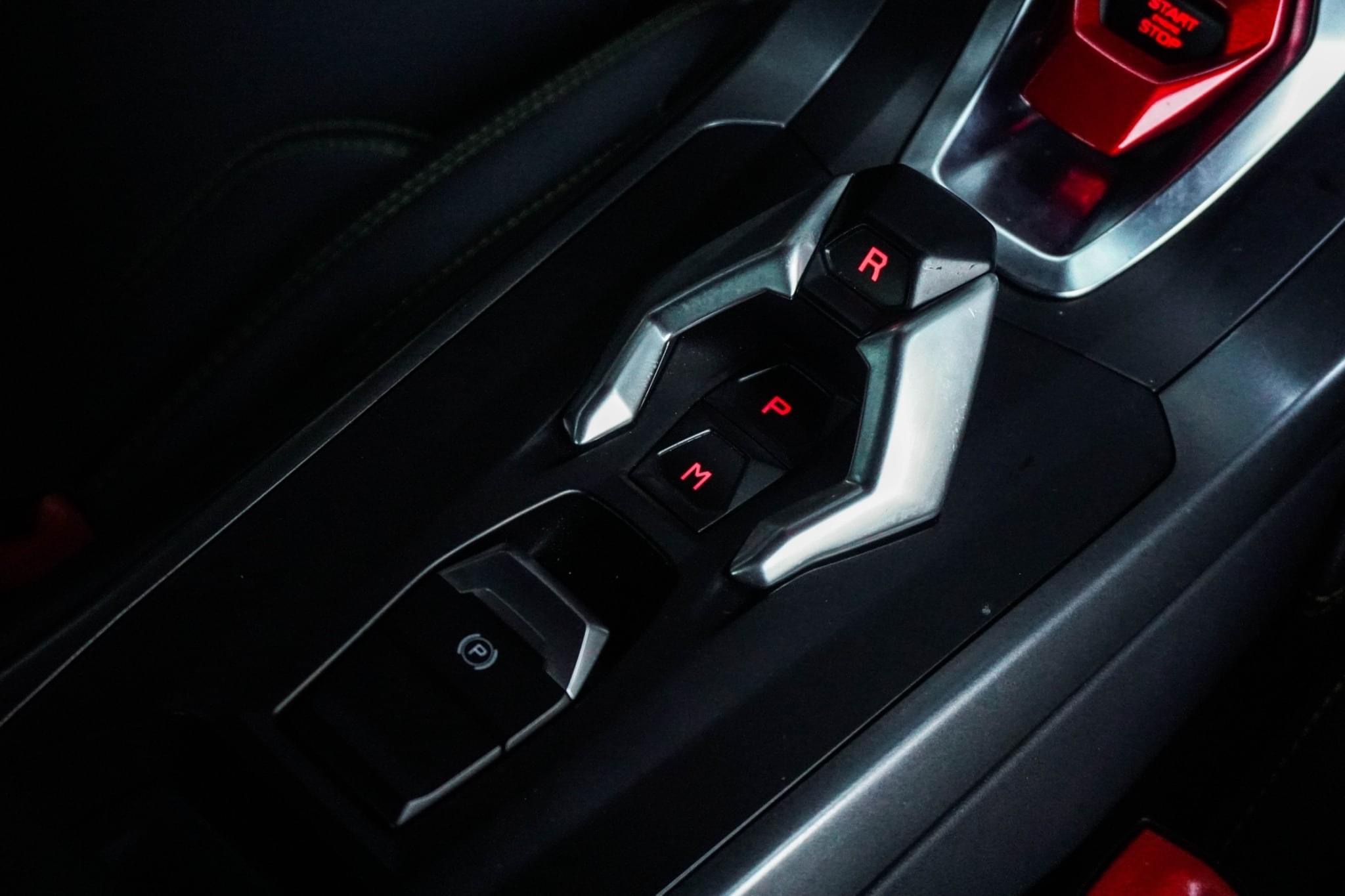 Lamborghini Huracan ปี 2016 สีเหลือง (รูปที่ 11)