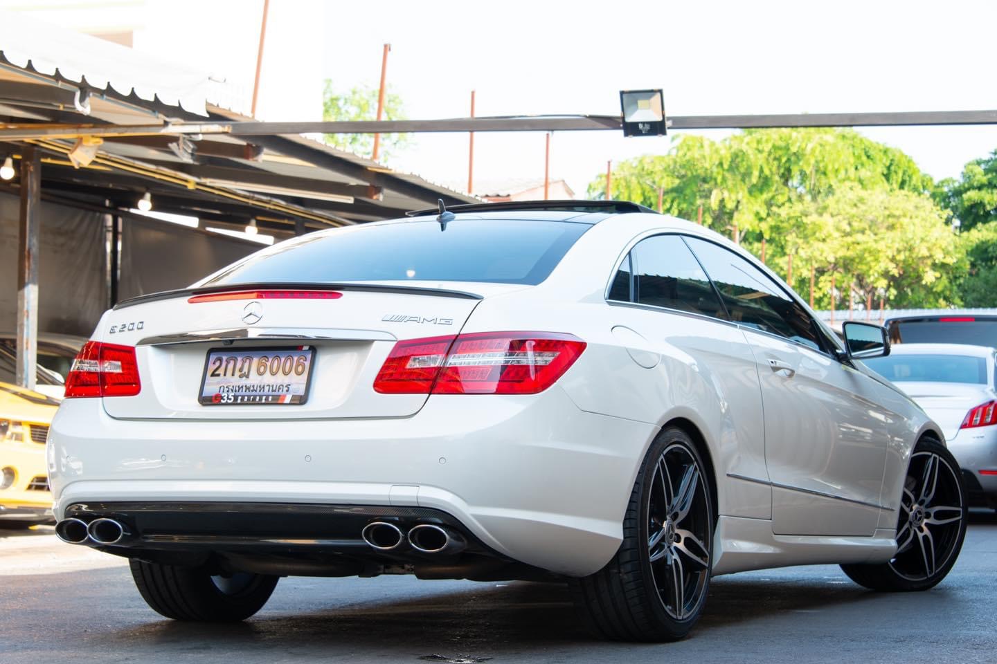 Mercedes-Benz E-Class C207 E200 ปี 2012 สีขาว