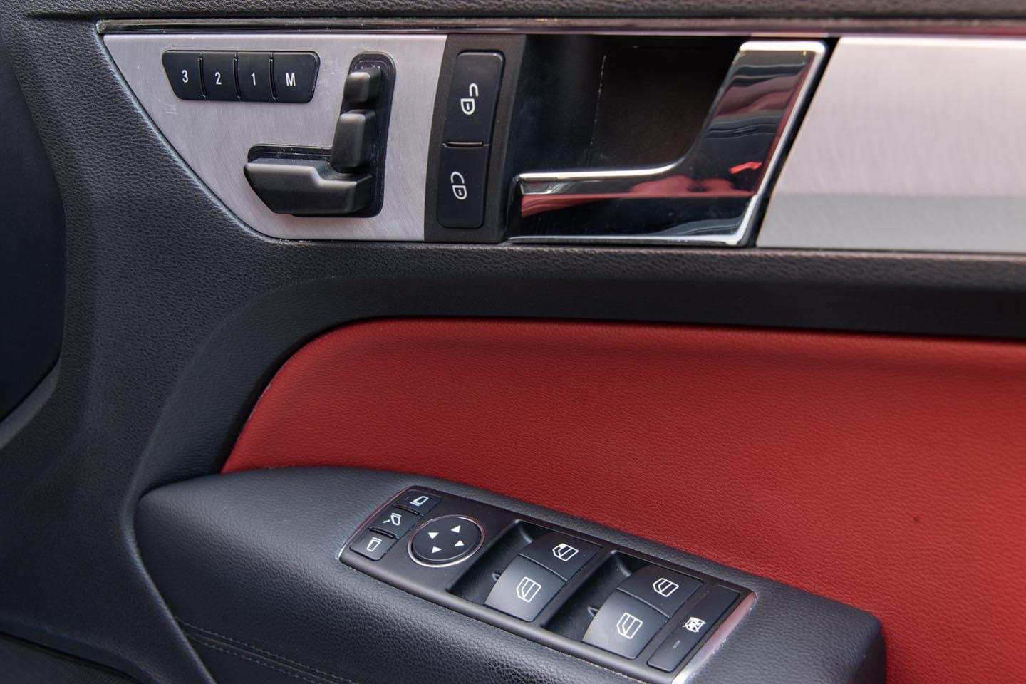 Mercedes-Benz E-Class C207 E200 ปี 2012 สีขาว (รูปที่ 20)