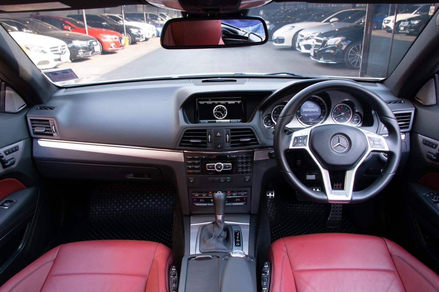 Mercedes-Benz E-Class C207 E200 ปี 2012 สีขาว (รูปที่ 13)
