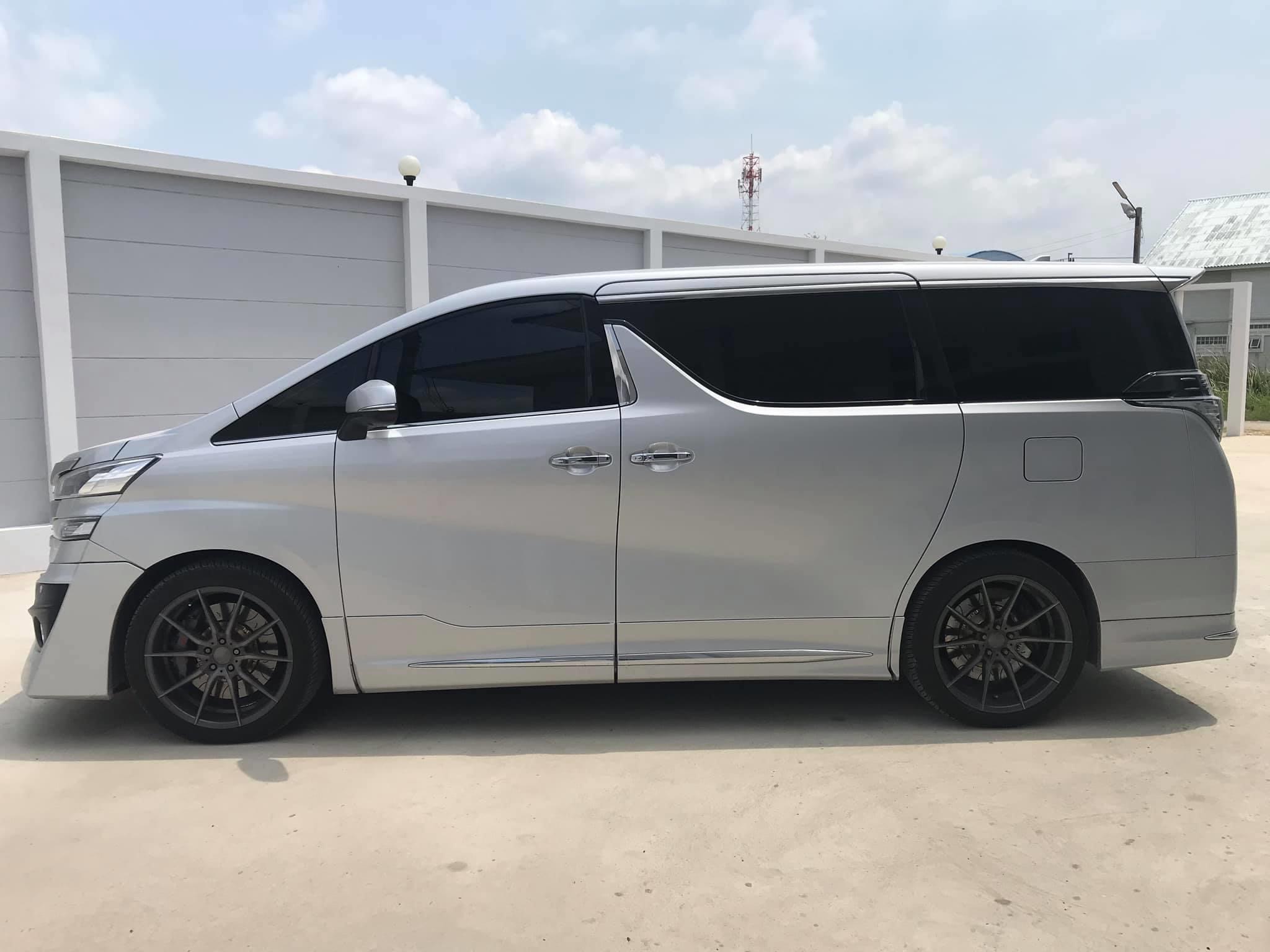 Toyota Vellfire ปี 2016 สีเทา (รูปที่ 4)