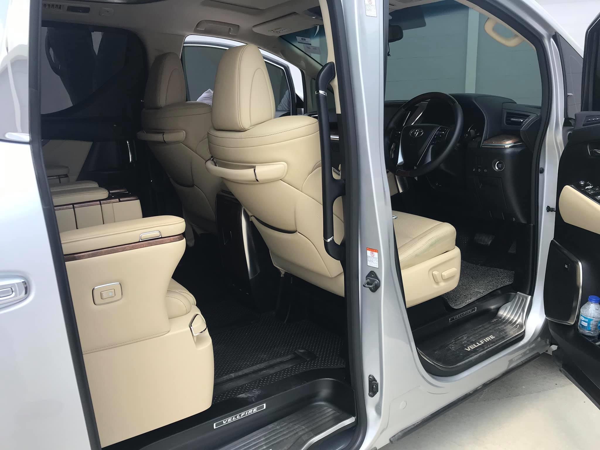 Toyota Vellfire ปี 2016 สีเทา (รูปที่ 9)