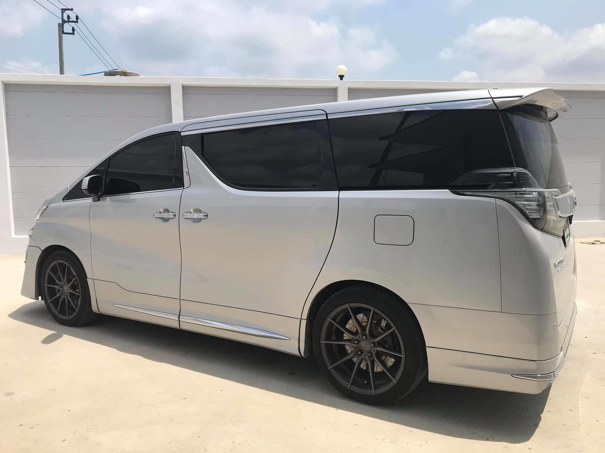Toyota Vellfire ปี 2016 สีเทา (รูปที่ 6)