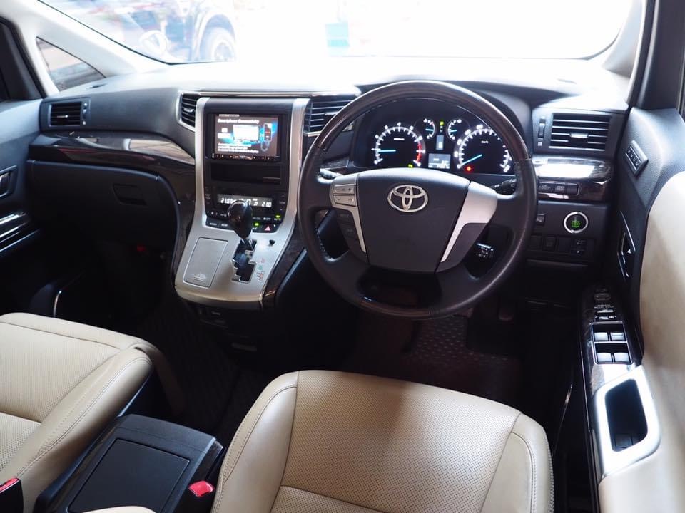 Toyota Vellfire ปี 2012 สีขาว (รูปที่ 9)