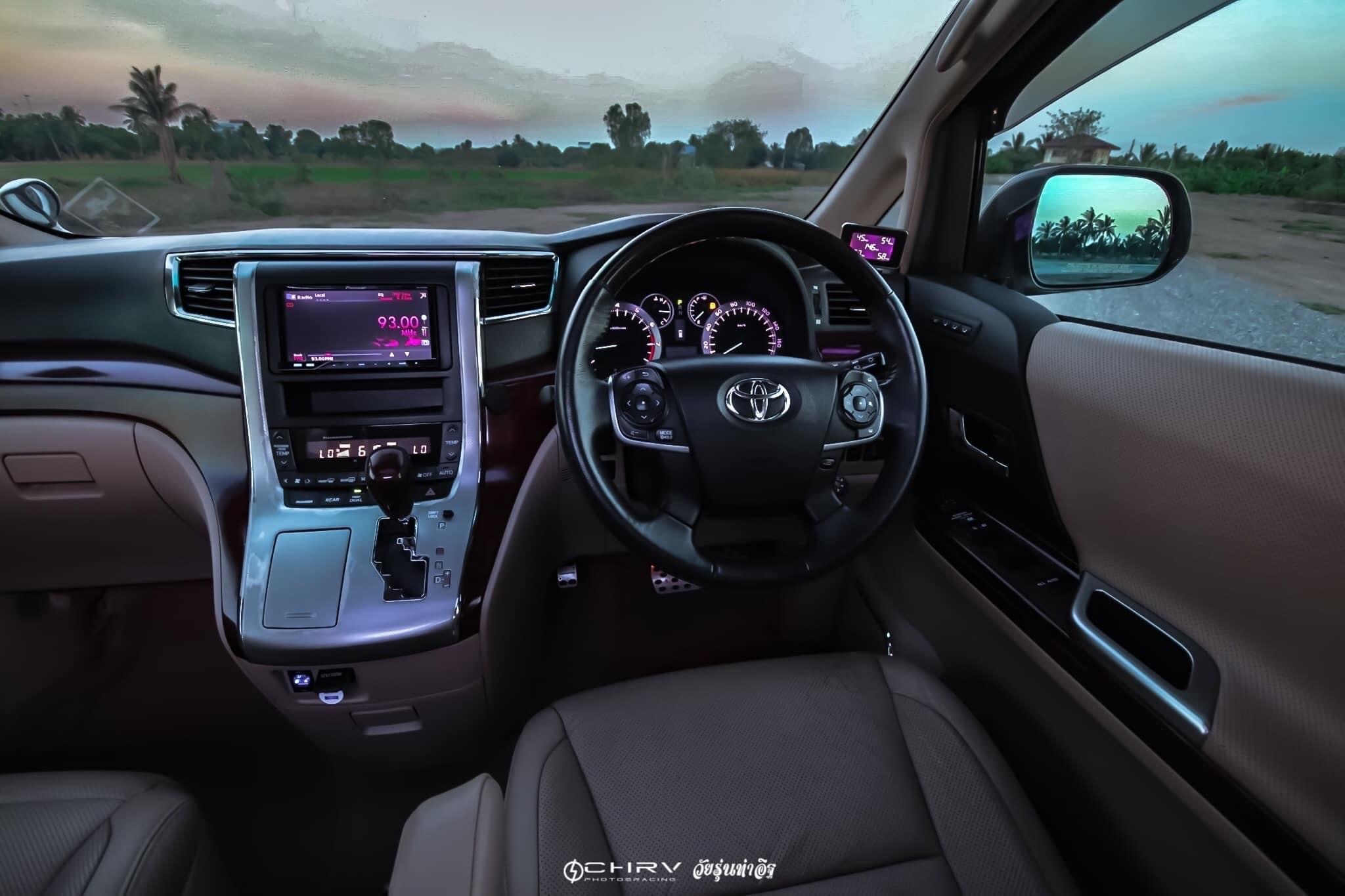 Toyota Alphard ปี 2011 สีขาว (รูปที่ 29)