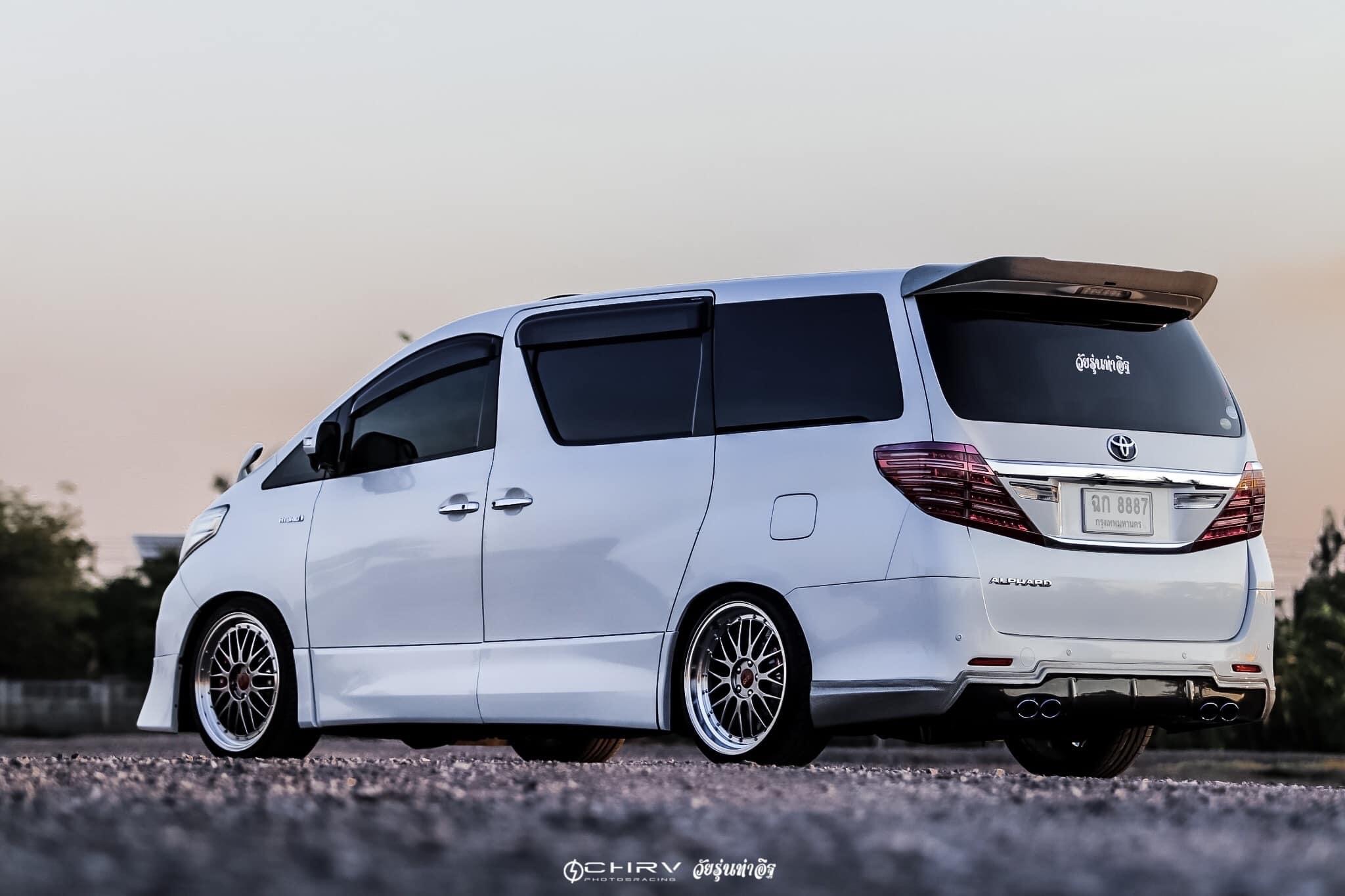 Toyota Alphard ปี 2011 สีขาว (รูปที่ 2)