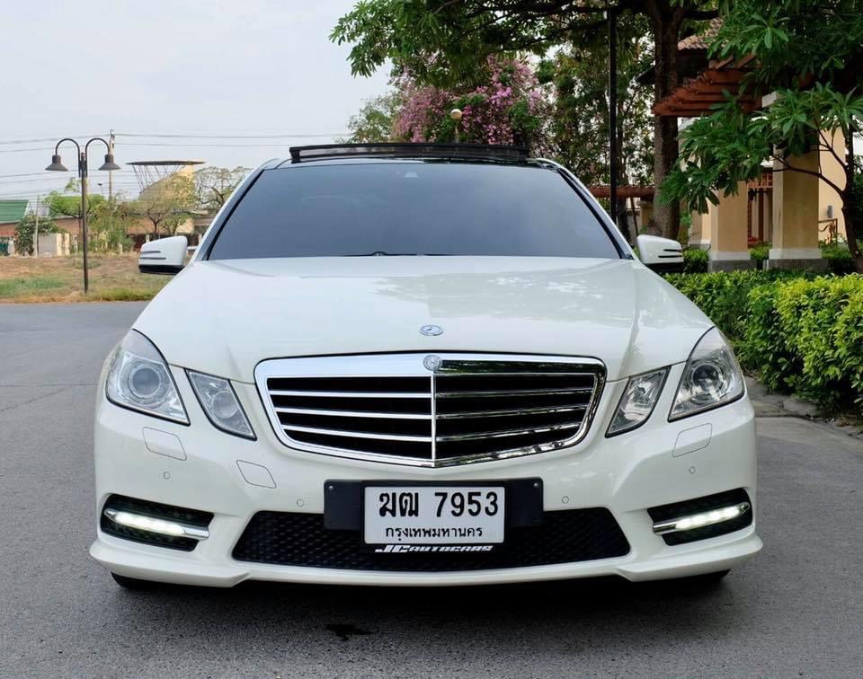 Mercedes-Benz E-Class W212 E200 ปี 2012 สีขาว