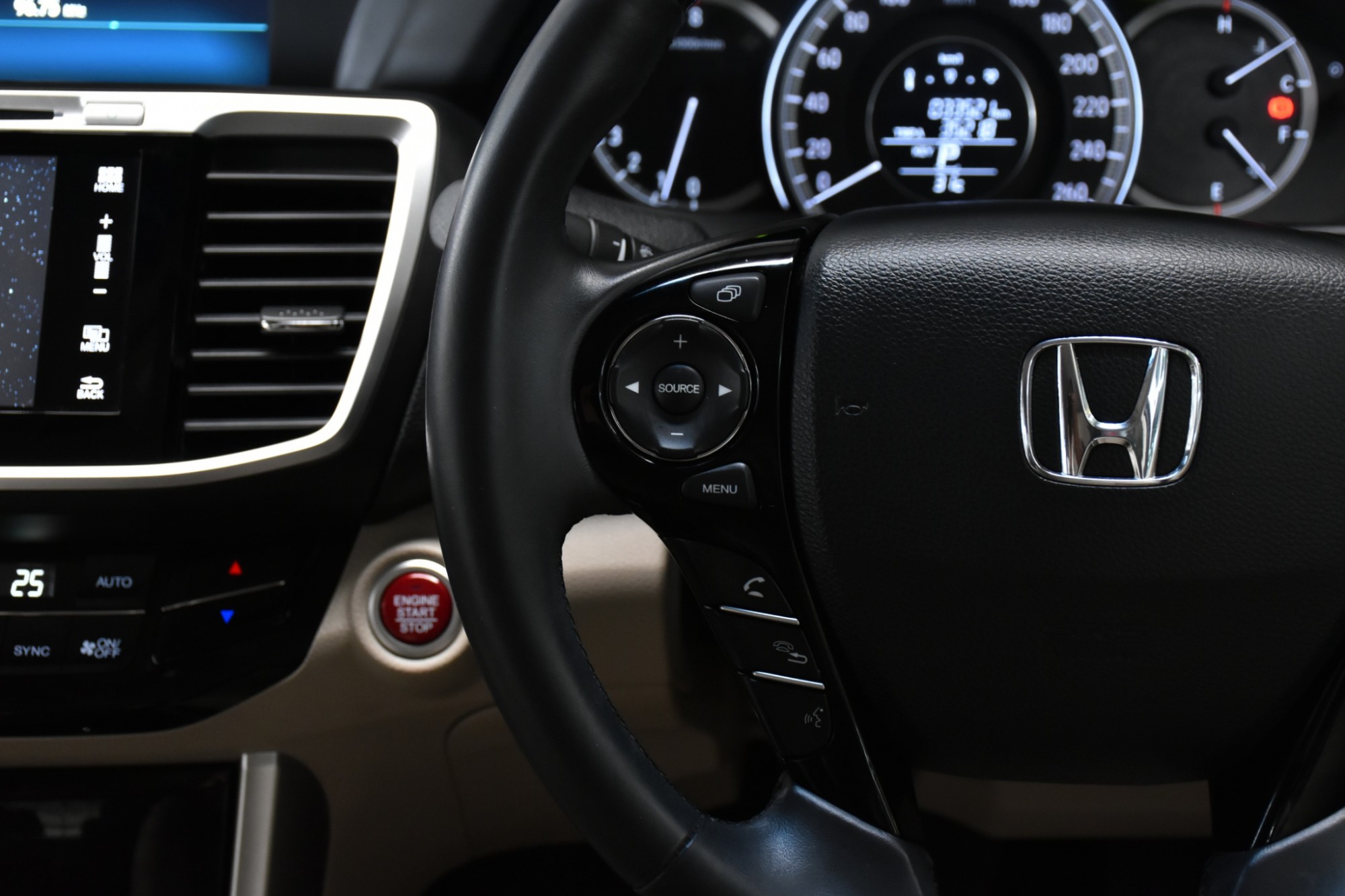 Honda Accord Gen 9 ปี 2016 สีดำ (รูปที่ 13)