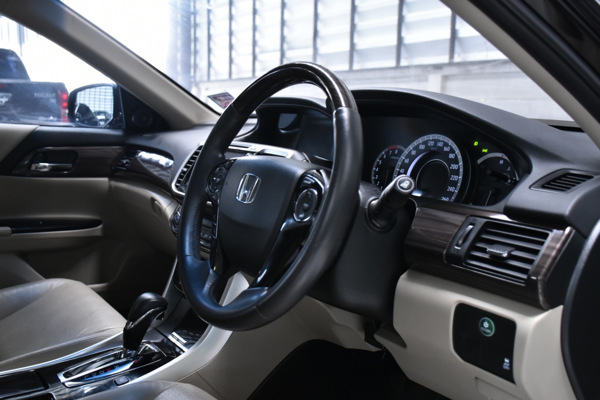 Honda Accord Gen 9 ปี 2016 สีดำ (รูปที่ 15)