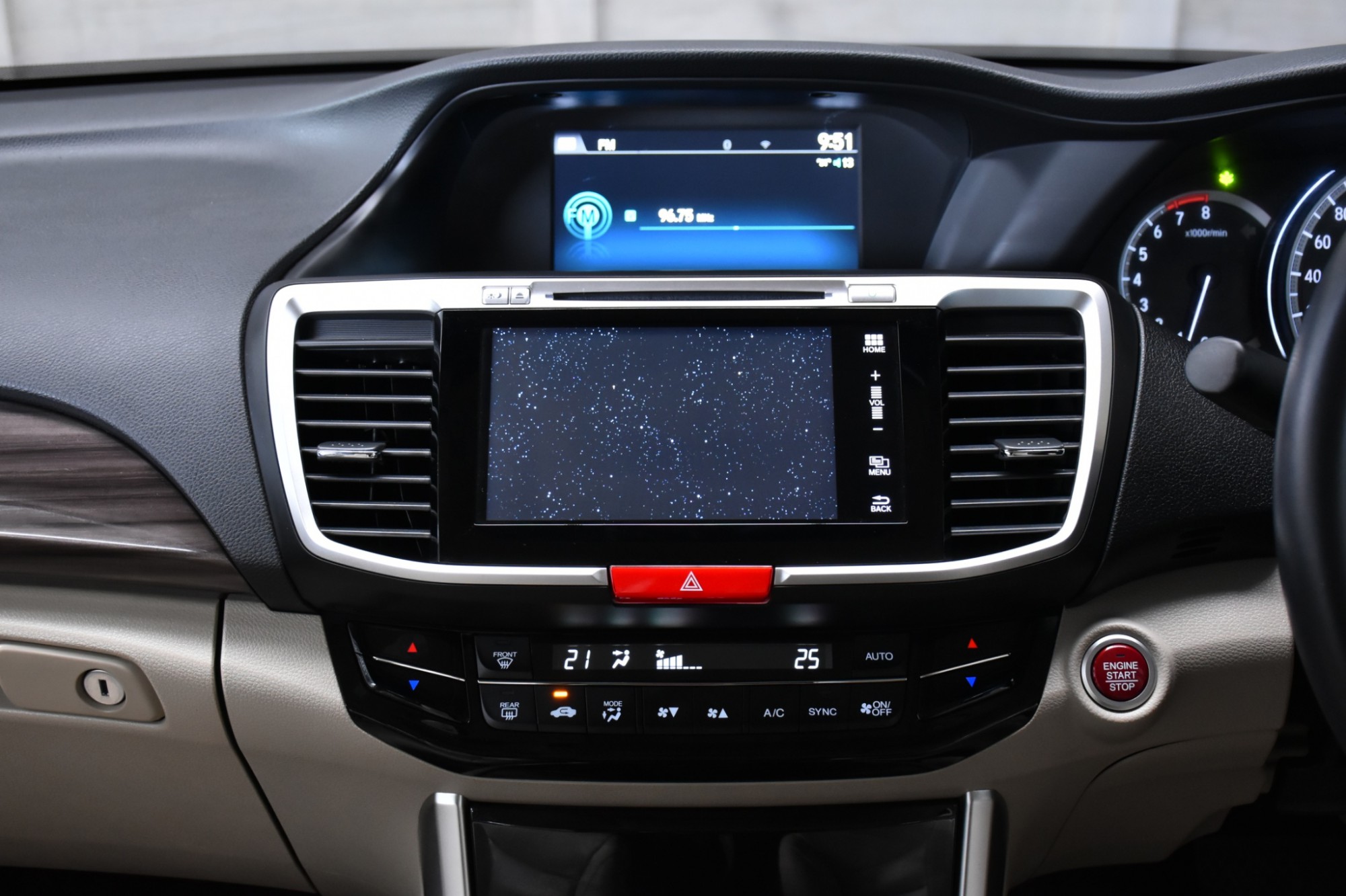 Honda Accord Gen 9 ปี 2016 สีดำ (รูปที่ 17)