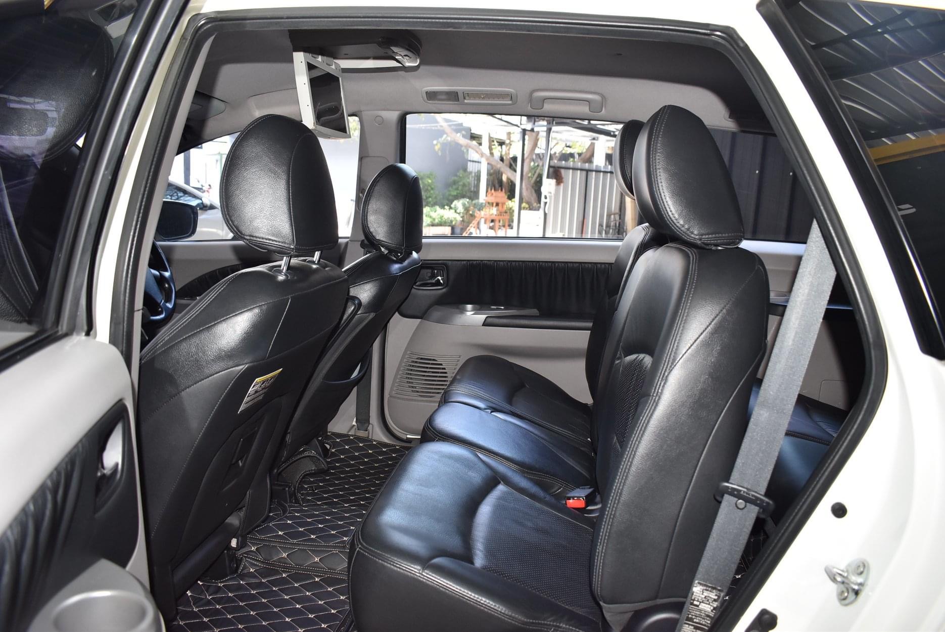 Mitsubishi Space Wagon ปี 2011 สีขาว (รูปที่ 6)