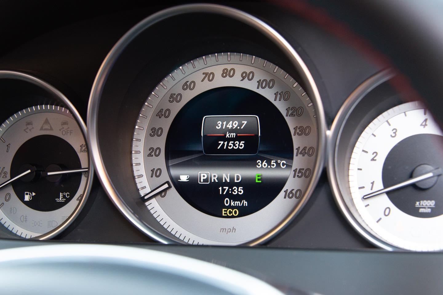 Mercedes-Benz C180 ปี 2013 สีขาว (รูปที่ 29)