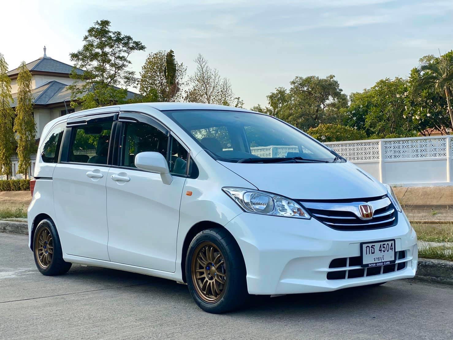 Honda Freed ปี 2014 สีขาว